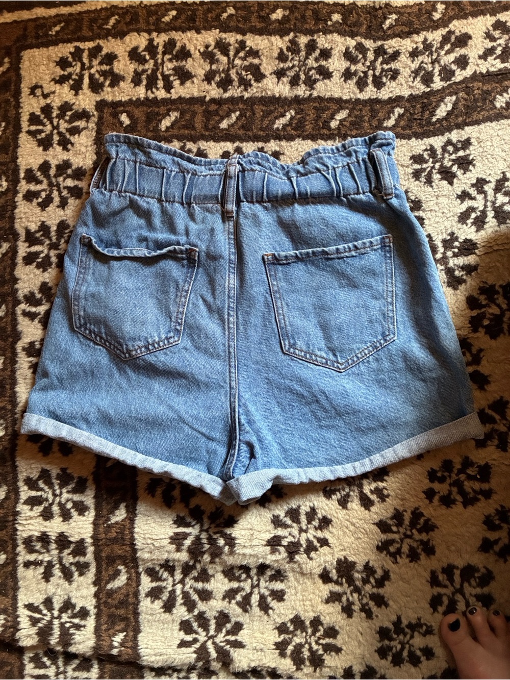 Vintage Style Button-Front Light Blue Denim Shorts - Picture 2 of 3